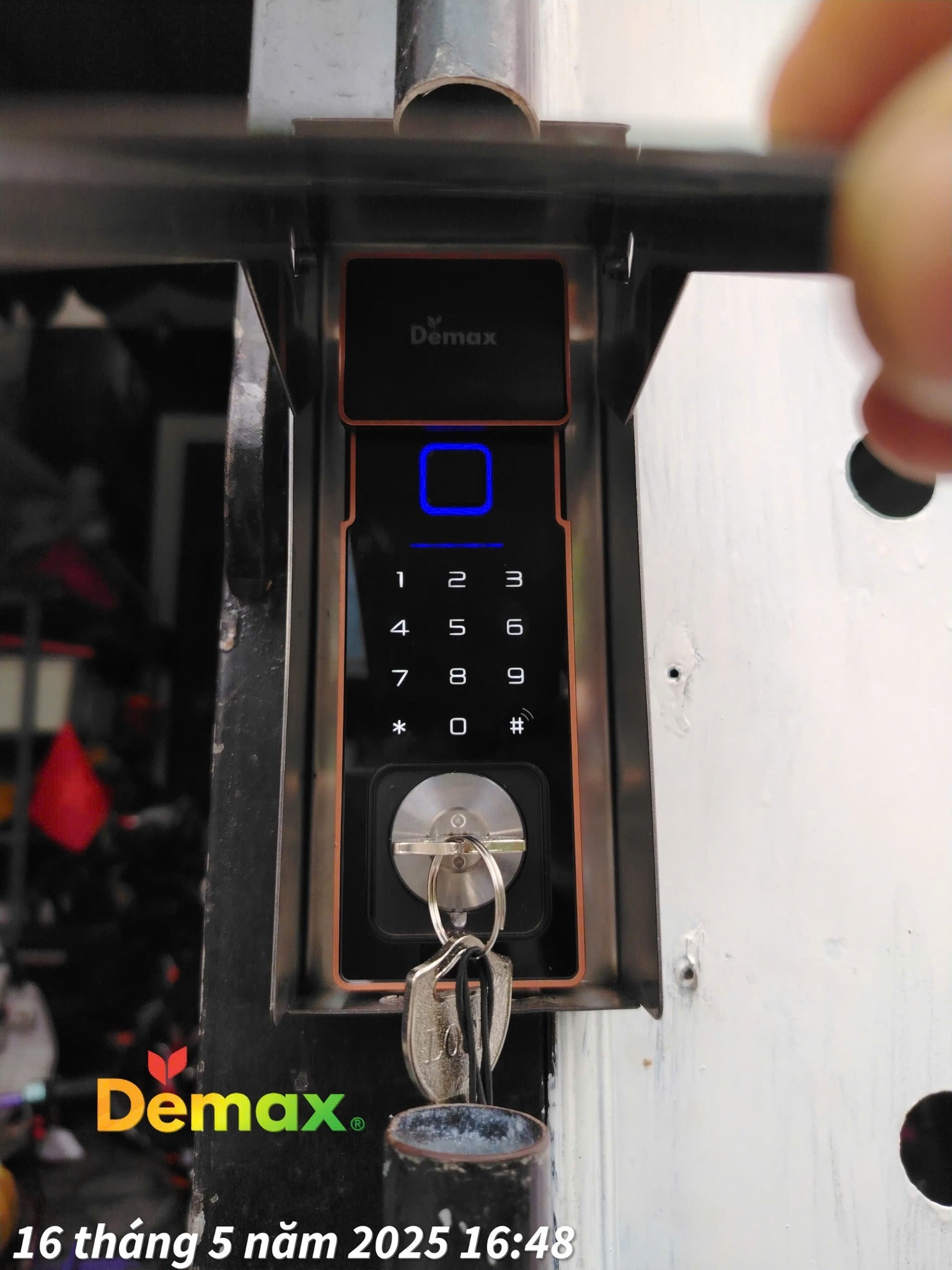 khóa cổng Demax