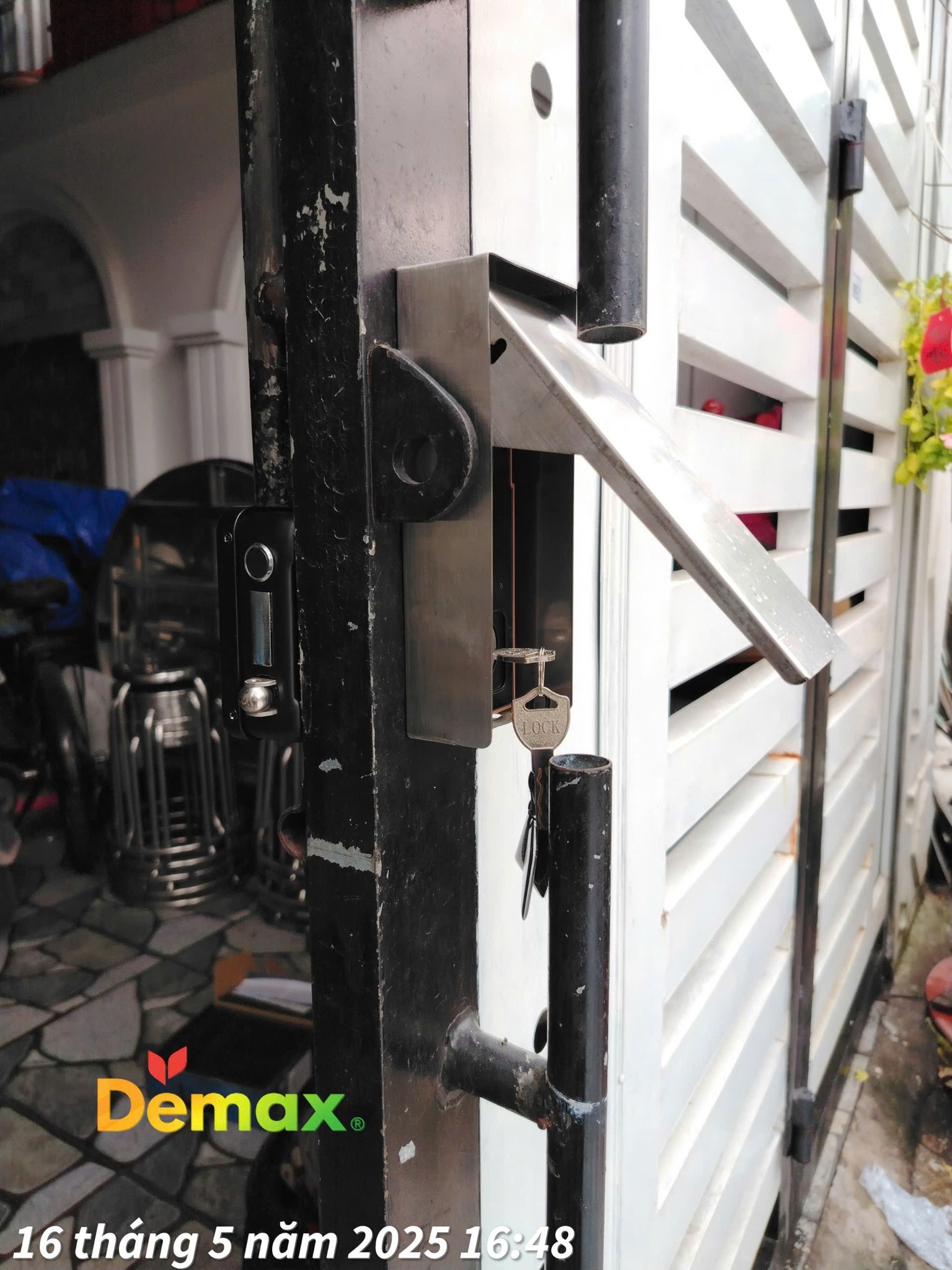 khóa cổng Demax
